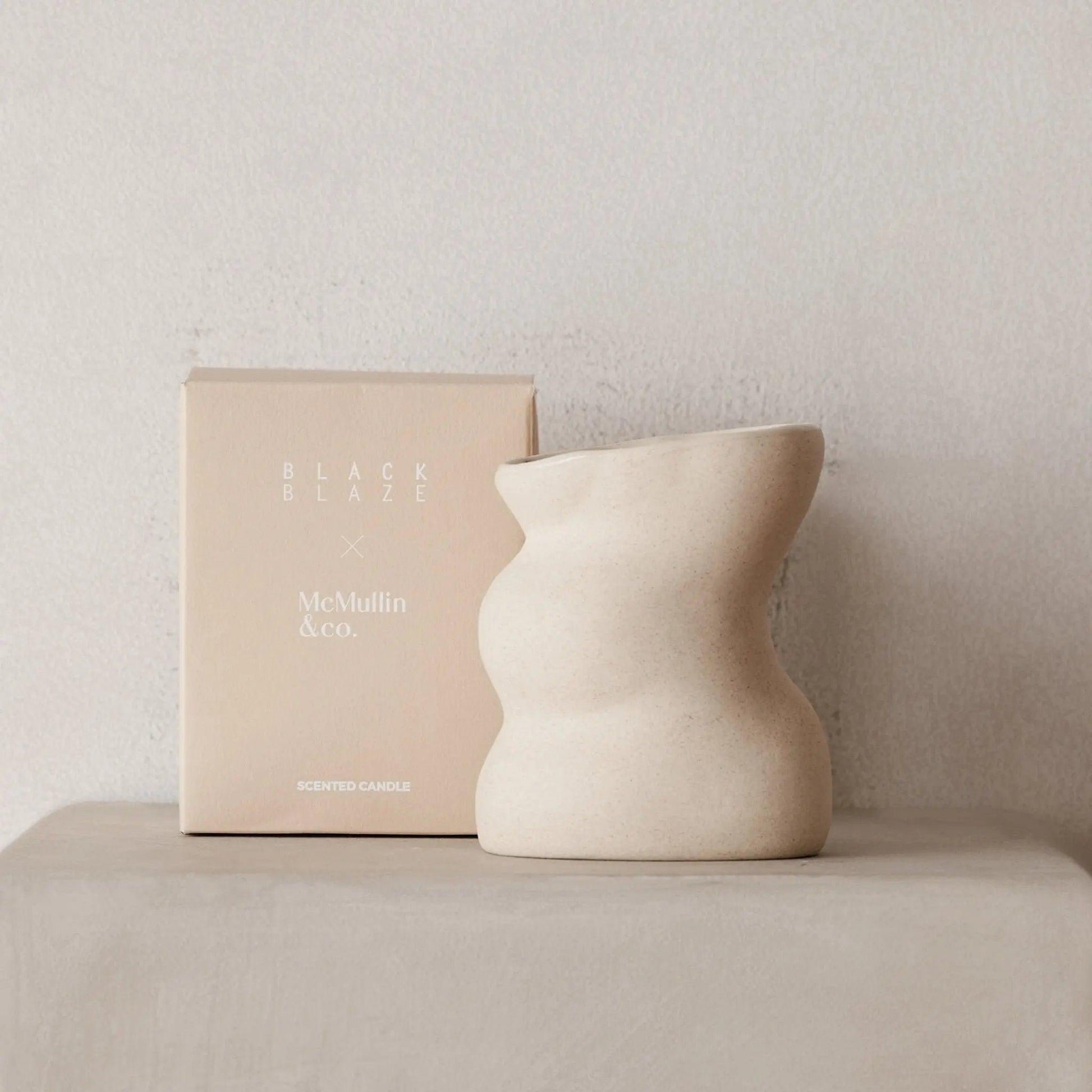 Vetiver & Fig Ceramic Candle - BLACK BLAZE - THE GREAT OUTDOOR COLLECTION - BLACK BLAZE