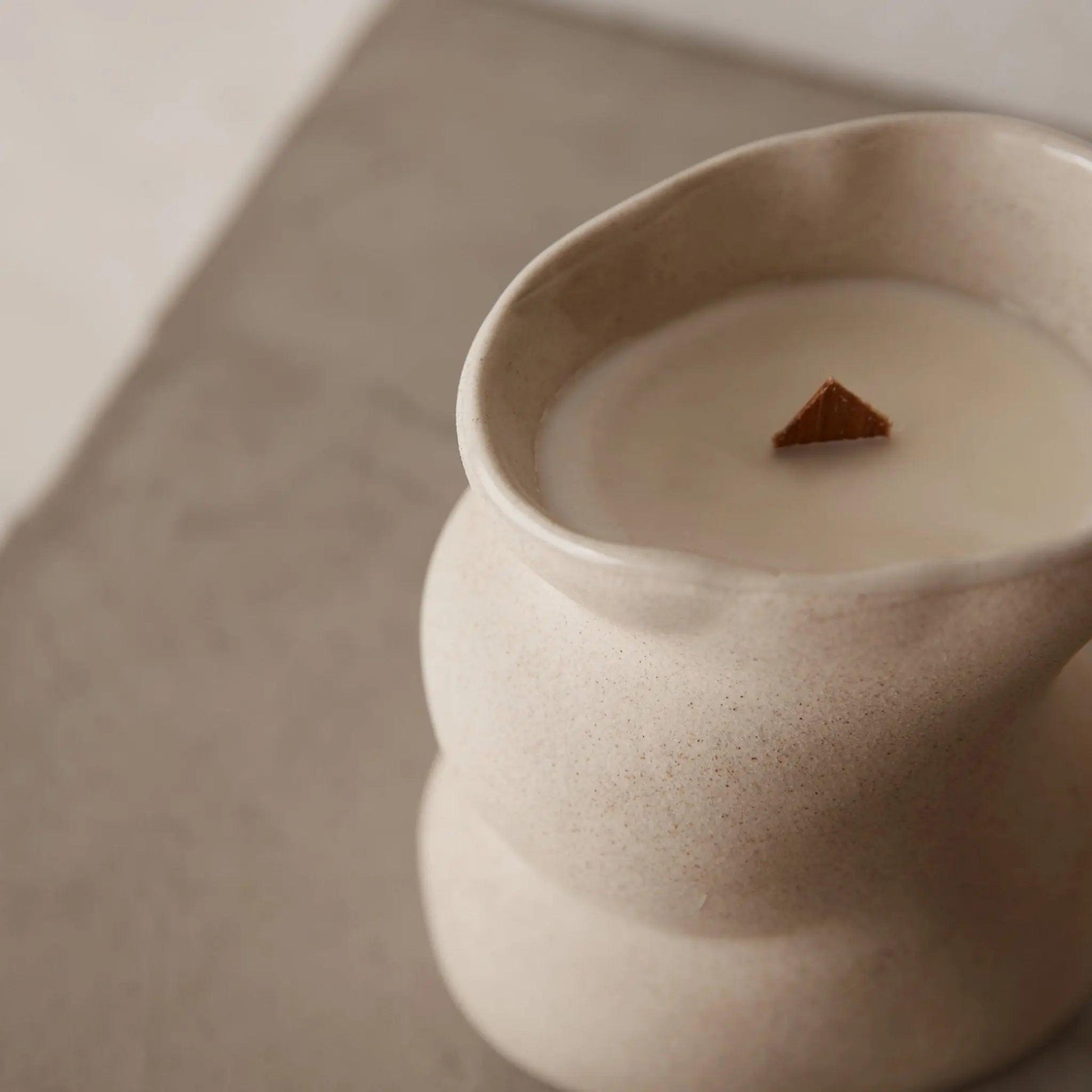 Vetiver & Fig Ceramic Candle - BLACK BLAZE - THE GREAT OUTDOOR COLLECTION - BLACK BLAZE