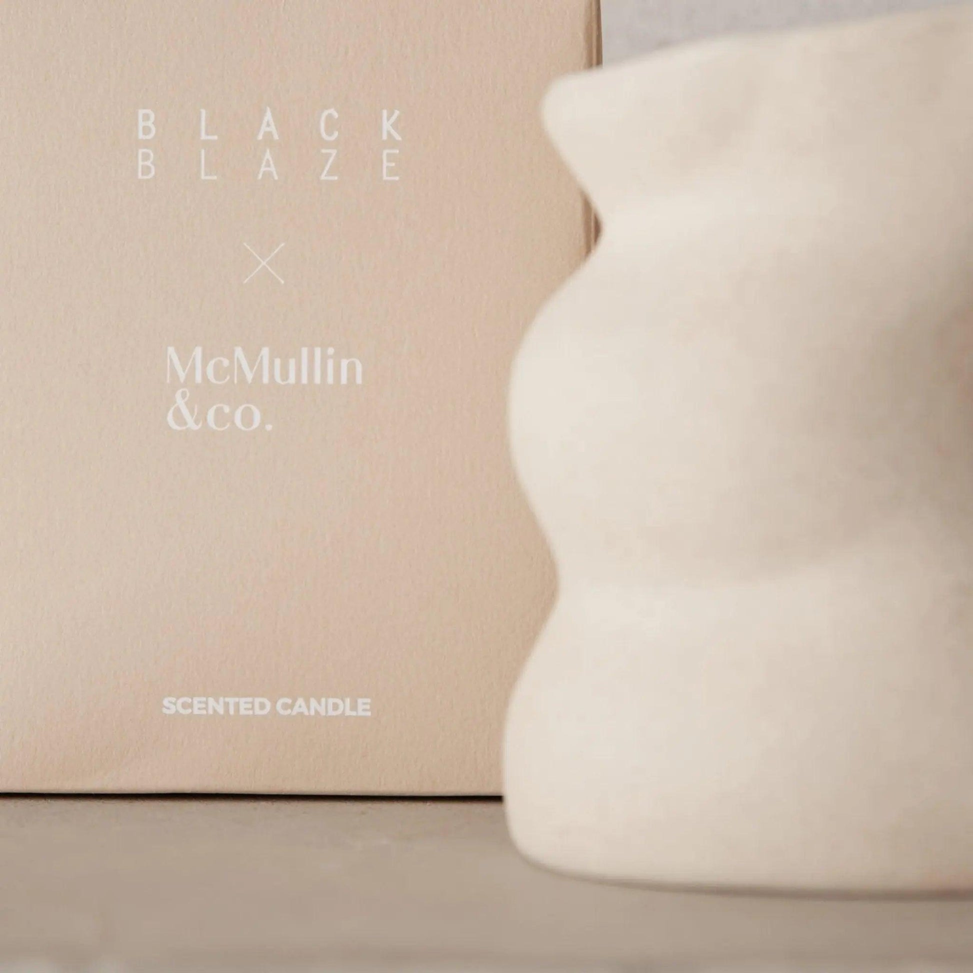 Vetiver & Fig Ceramic Candle - BLACK BLAZE - THE GREAT OUTDOOR COLLECTION - BLACK BLAZE