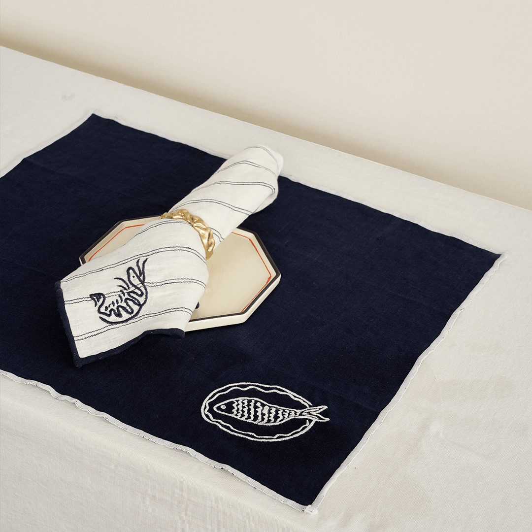 Embroidered Linen Placemat Set – Fish Plate - Tableware - Black Blaze