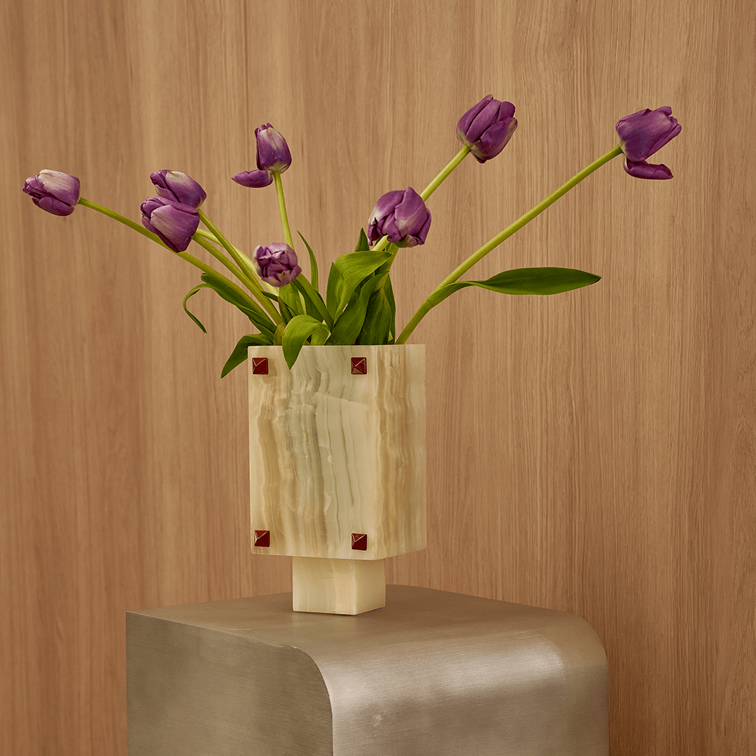Trunk Vase - White Onyx with Rivets - Accessories - Black Blaze